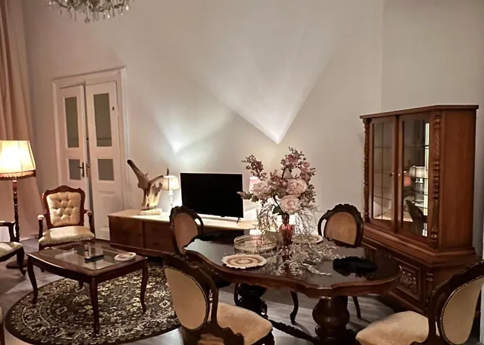 Csaky Palace 11 Apartment *