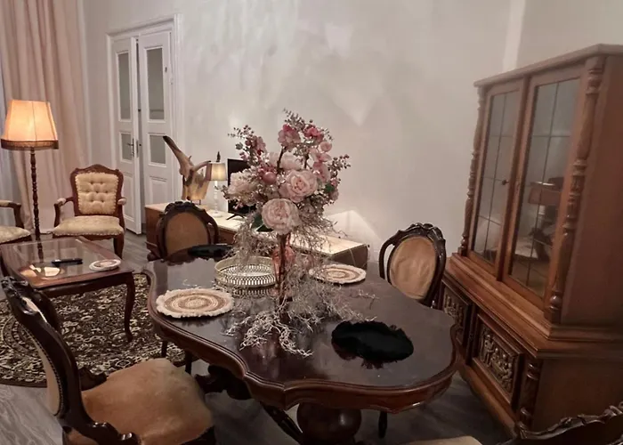 Csaky Palace 11 Lägenhet *